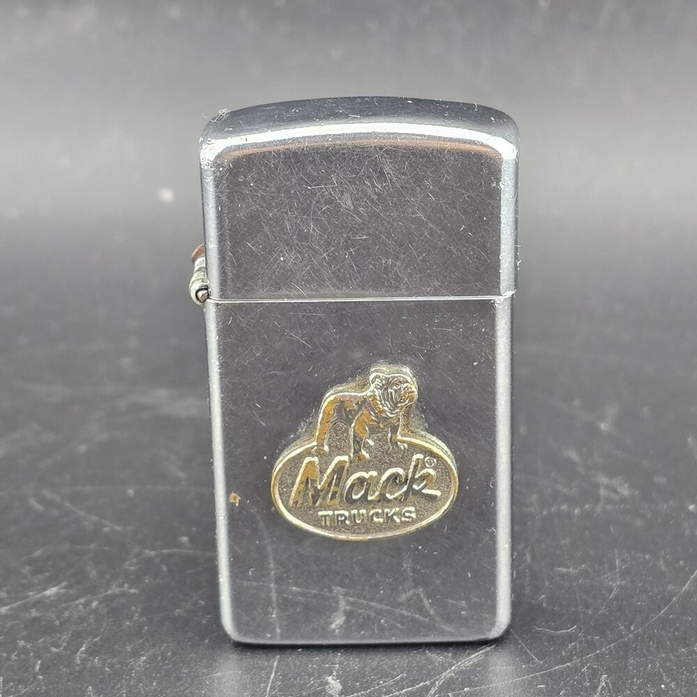 Vintage 1978 Zippo Lighter Mack Trucks Bulldog Emblem Chrome Matching Insert